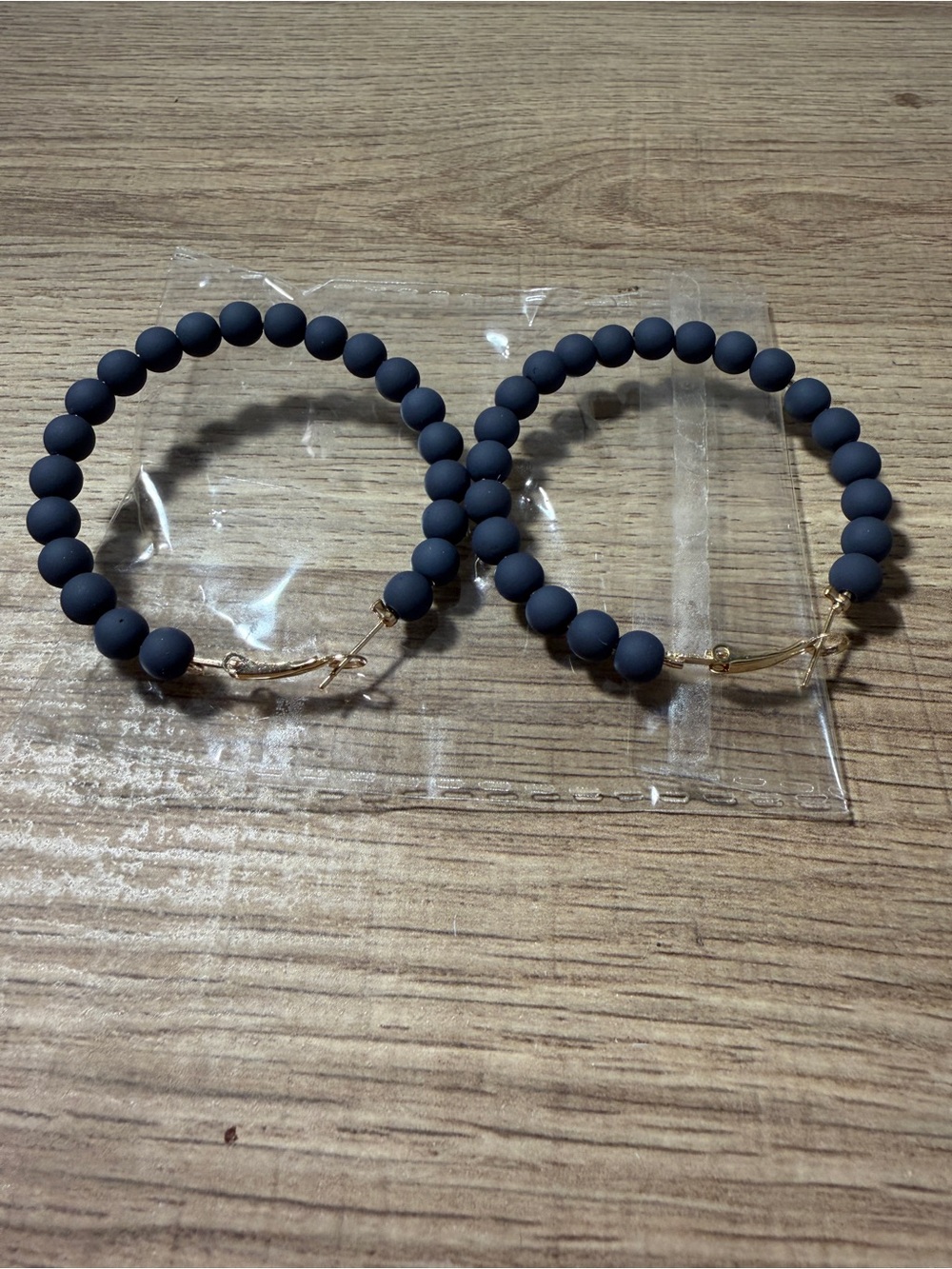 NWOT Source Unknown Matte Navy Beaded Hoop Earrings